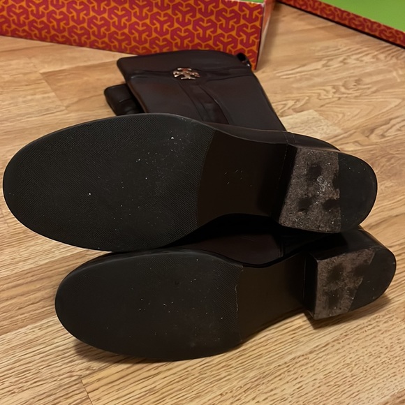 Tory Burch Alaina 30mm Boots - Picture 11 of 13